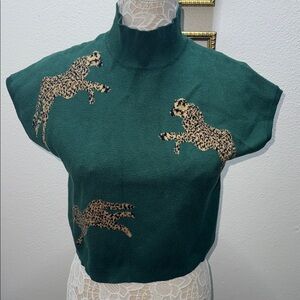 Entro Green Leopard Pattern Crop Top